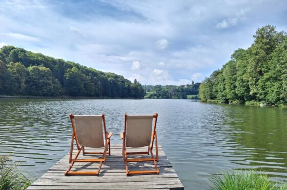 Mir, narava in popoln odklop – Blaguško jezero te čaka